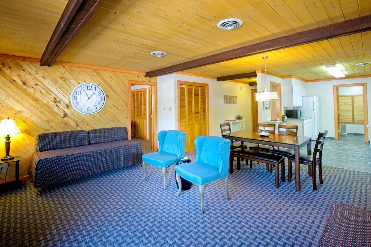 Sitzmark Sports Lodge Red River Exterior foto