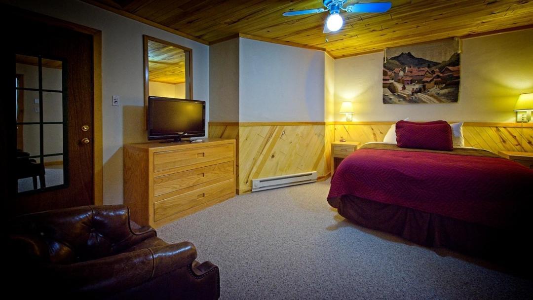 Sitzmark Sports Lodge Red River Exterior foto